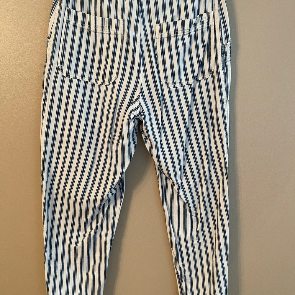 American Eagle Outfitters Navy and Cream Striped Pants…sooooo comfy